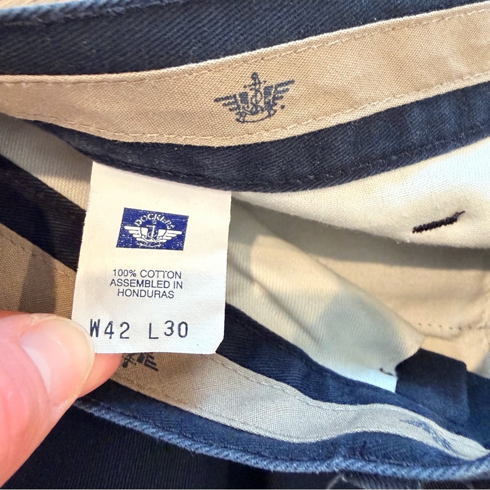 Dockers Pleated Blue Navy Khaki Pants. 42x30 - Picture 4 of 5
